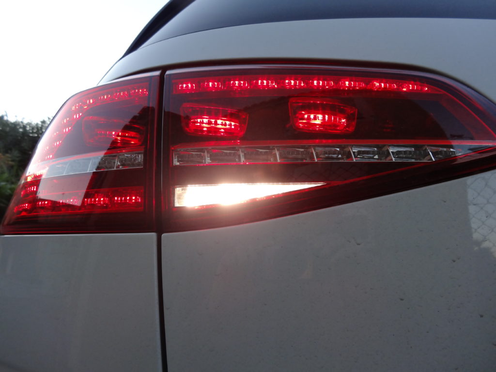 Ampoules halogènes effet Xénon pour feux de recul 77